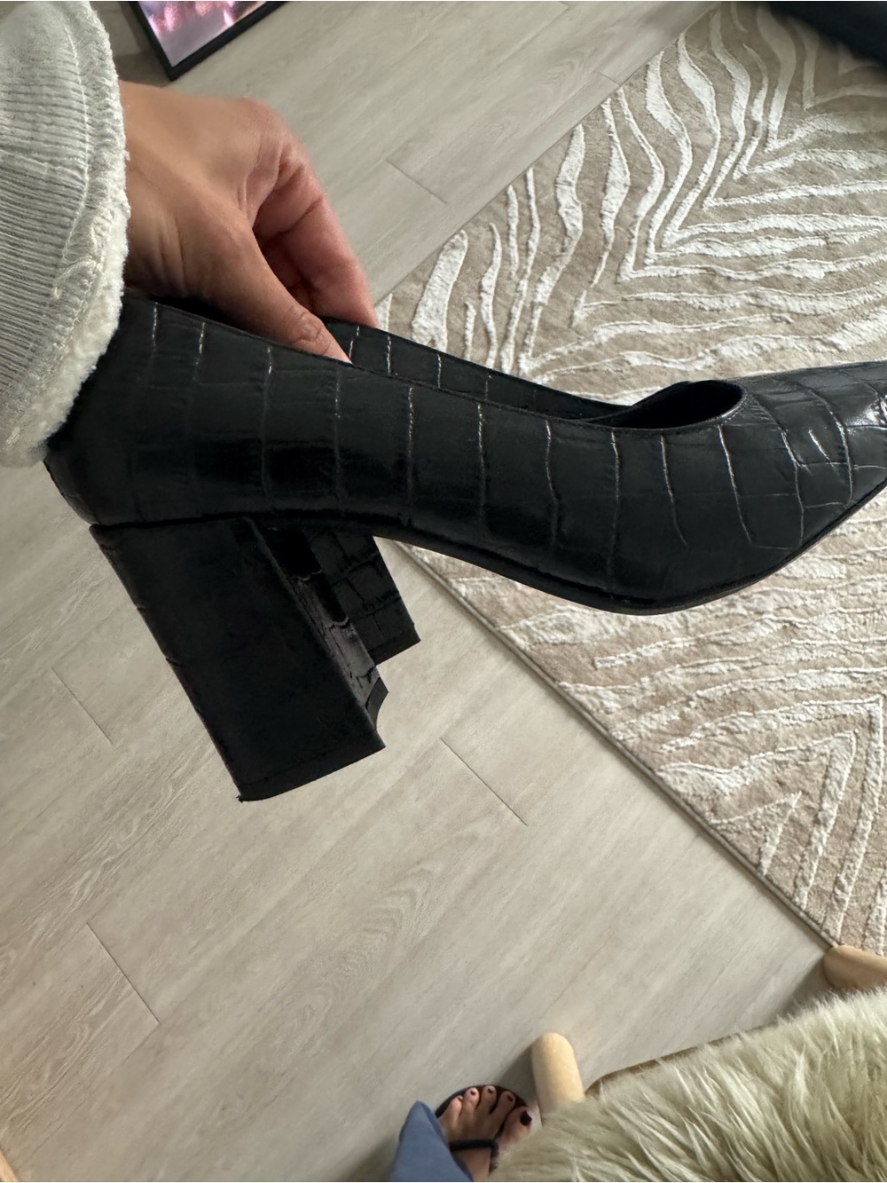 Aquatalia peony pumps croc
